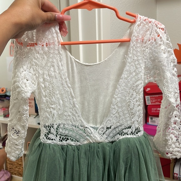 Sage green dress - Picture 2 of 4